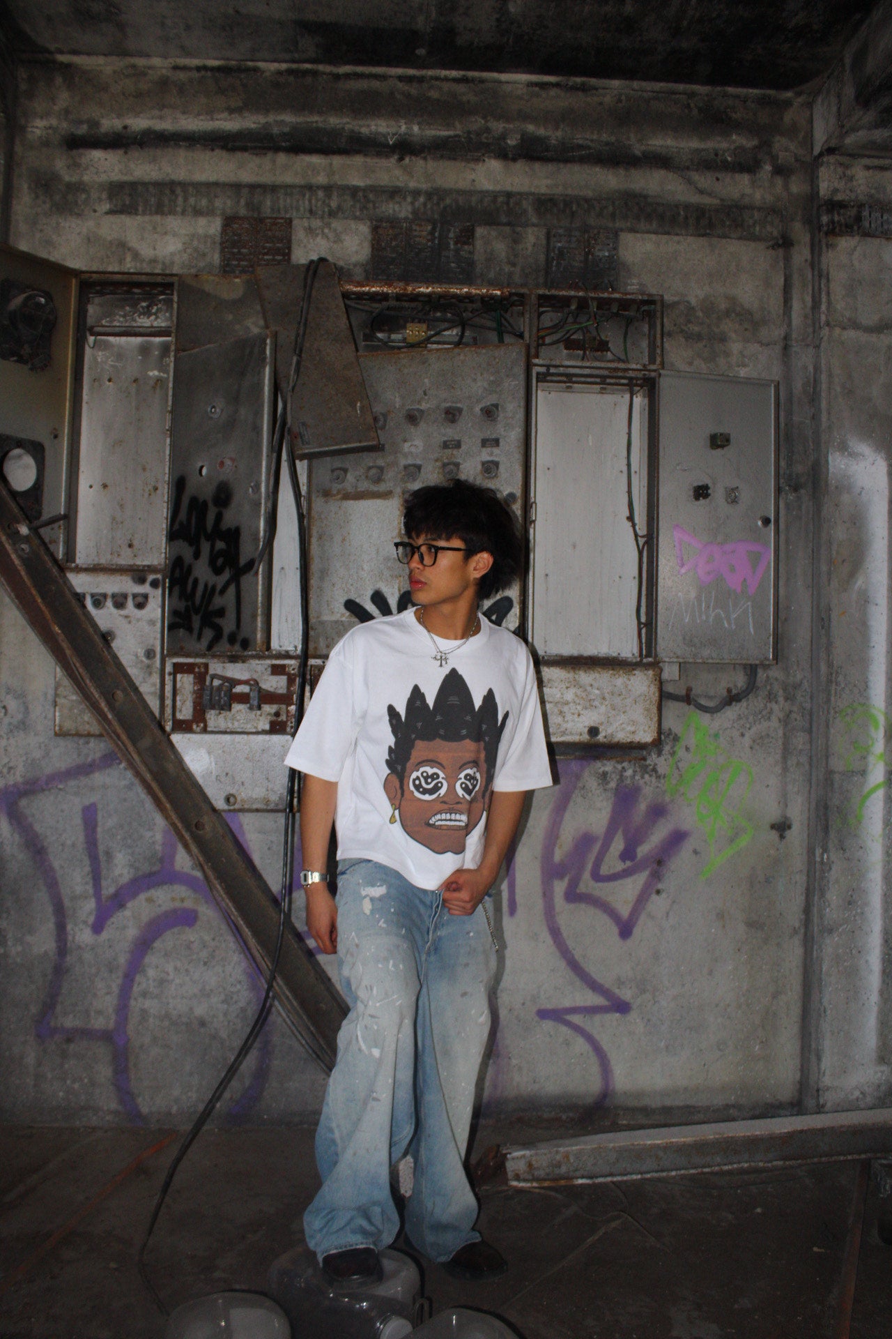 Cropped Face Tee